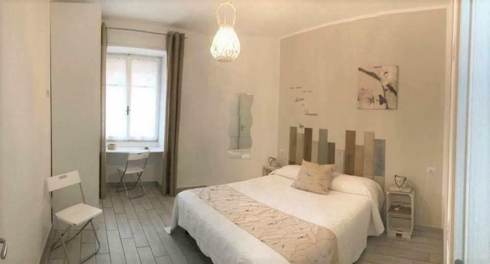 Bed and Breakfast Il Frangipane Formia Exterior foto