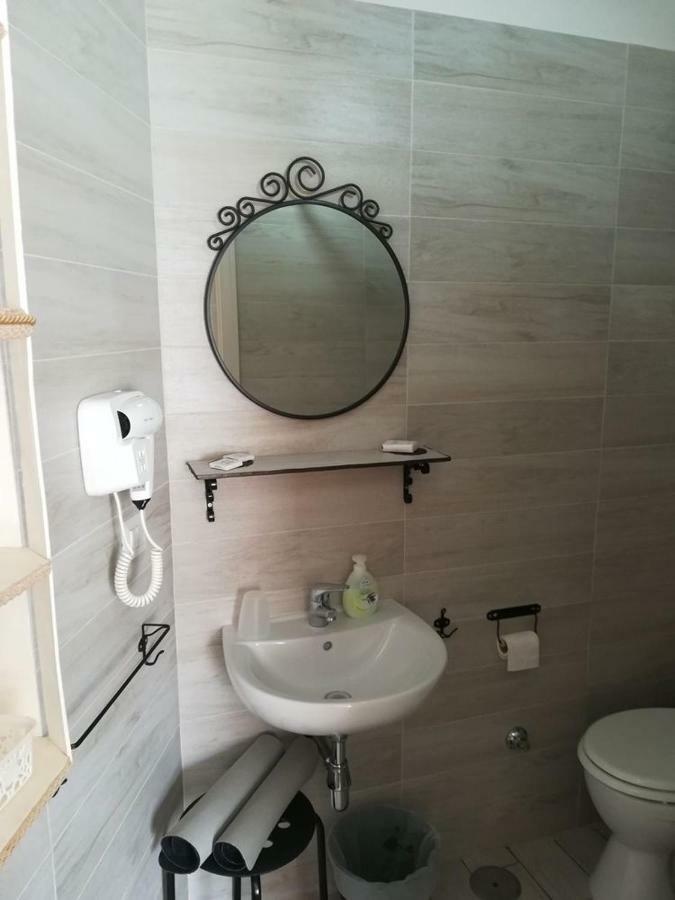Bed and Breakfast Il Frangipane Formia Exterior foto